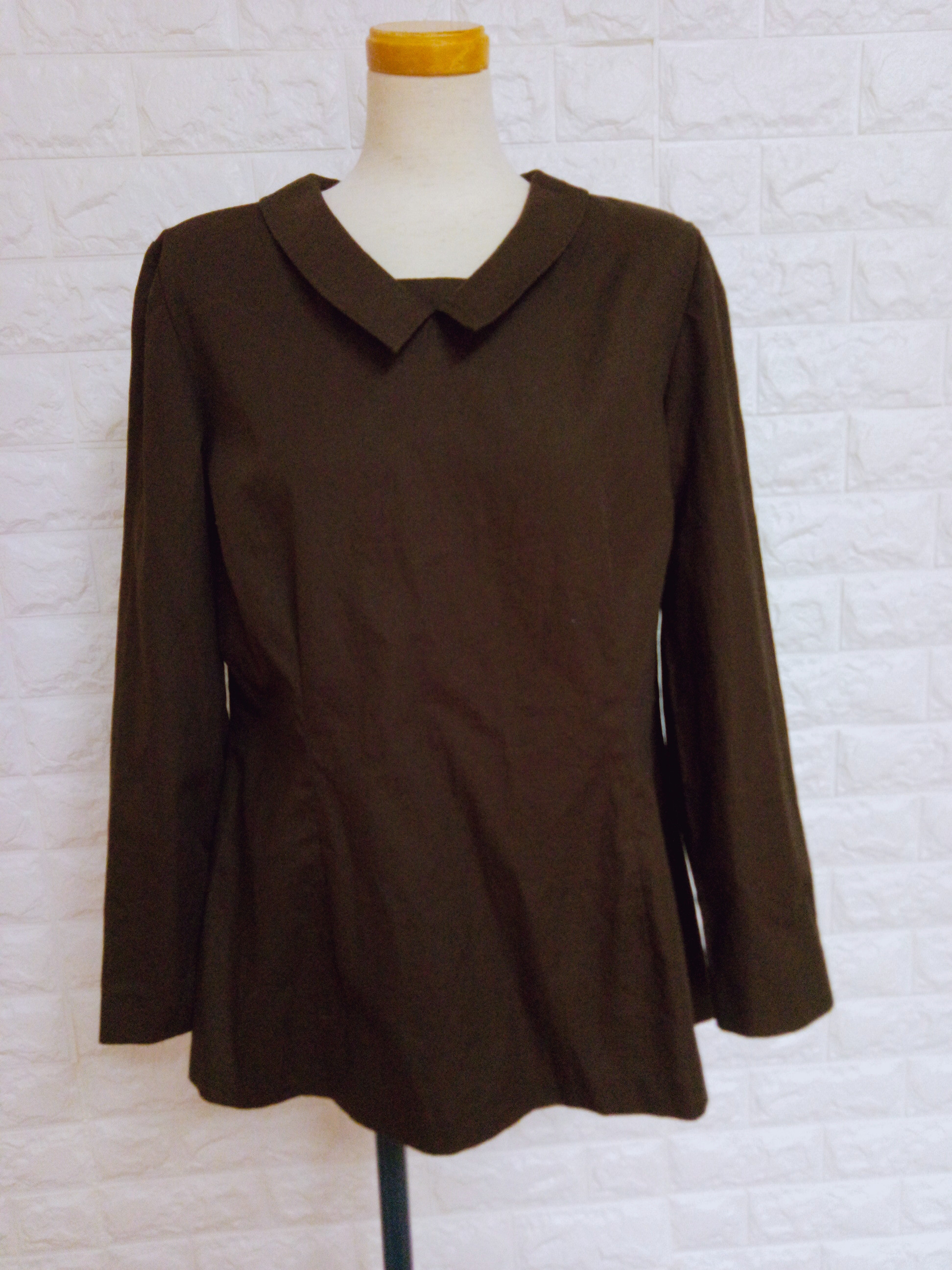 秋らしく ブラウン色で オーバーブラウス 大きめ サイズ