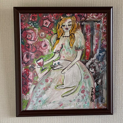 絵画 。壁掛け絵【美しい赤いバラ園でワインを飲みながら白い猫を抱いている少女】 7枚目の画像