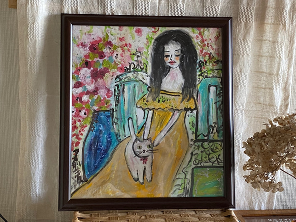 絵画 。壁掛け絵原画【フランス式庭園でシートの上に猫を抱いて花を見る少女】 9枚目の画像