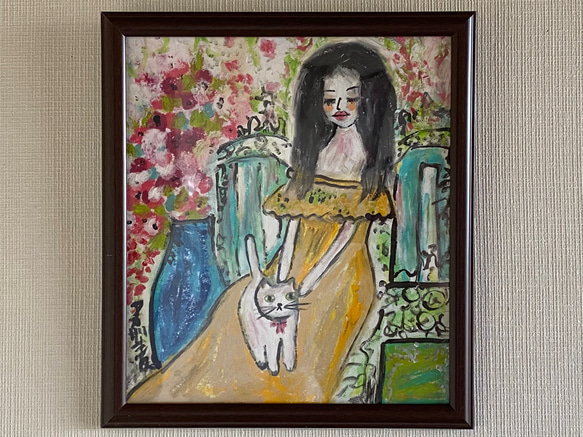 絵画 。壁掛け絵原画【フランス式庭園でシートの上に猫を抱いて花を 