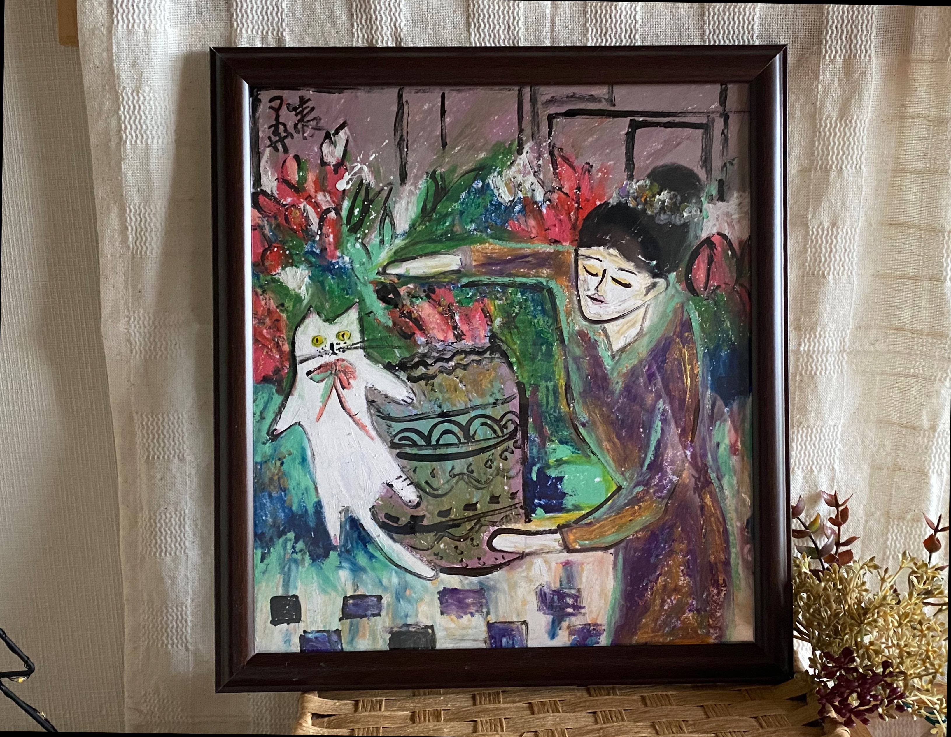 絵画 。壁掛け絵原画手描き【部屋の中で花瓶を片付ける少女とかわいい白猫ちゃん】 絵画 。壁掛け絵原画手描き【部屋の中で花瓶を片付ける少女と