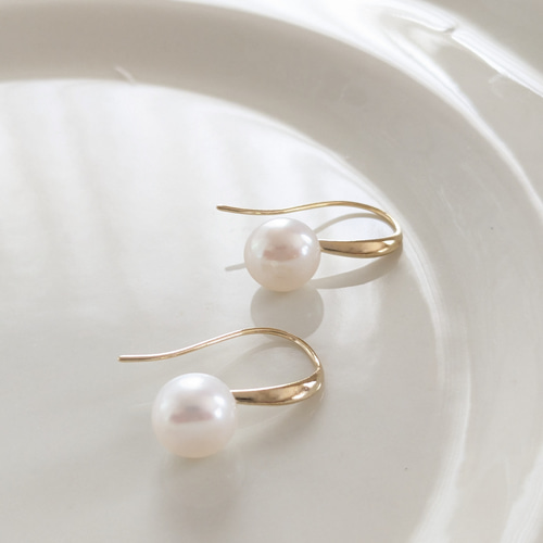 シンプル天然パールピアス ＊ 上品 お呼ばれ 結婚式 ピアス 天然石 お 