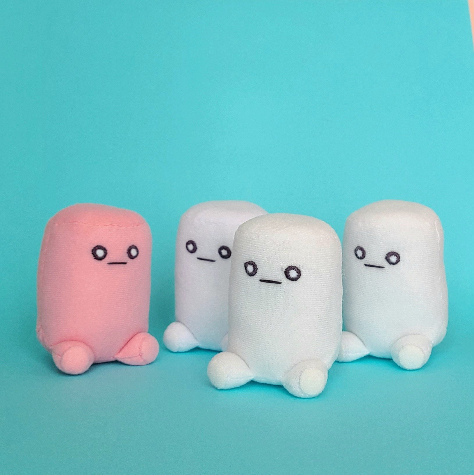 ピンクと水色 マシュマロ型ぬいぐるみ