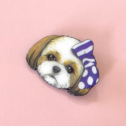 シーズー  ブローチ　オリジナル イラスト 犬 いぬ わんちゃん　ドット リボン　紫 2枚目の画像