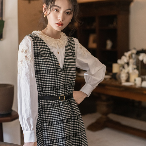 着こなし次第でロングシーズン活躍する チェック柄 ジャンパースカート