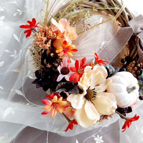 大人ハロウィンリース☆*。お洒落なホワイトパンプキン☆*。 リース