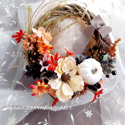 大人ハロウィンリース☆*。お洒落なホワイトパンプキン☆*。 リース