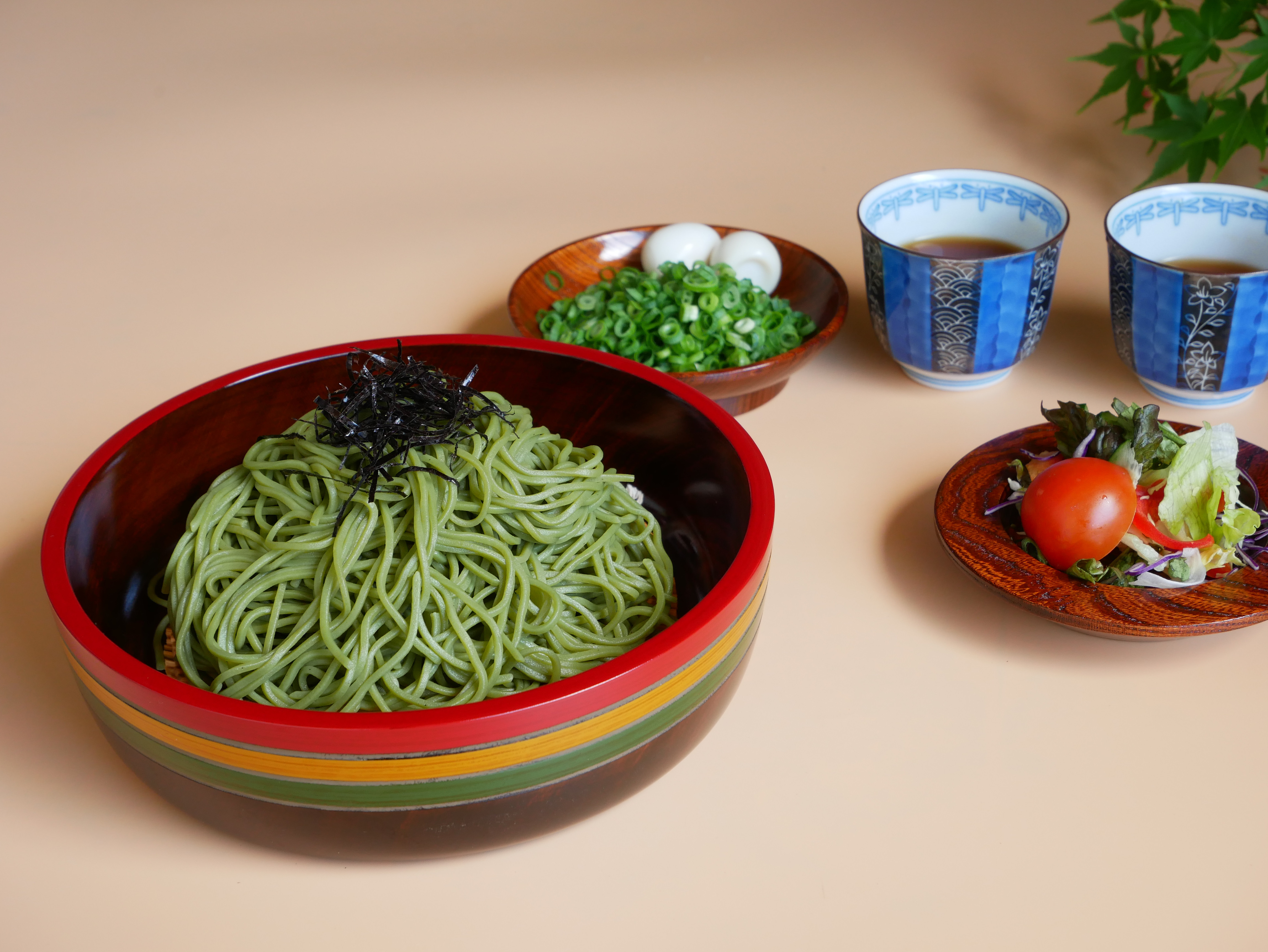 送料無料】香川漆器*縁起の良い独楽塗 木製ボウル 直径約24㎝