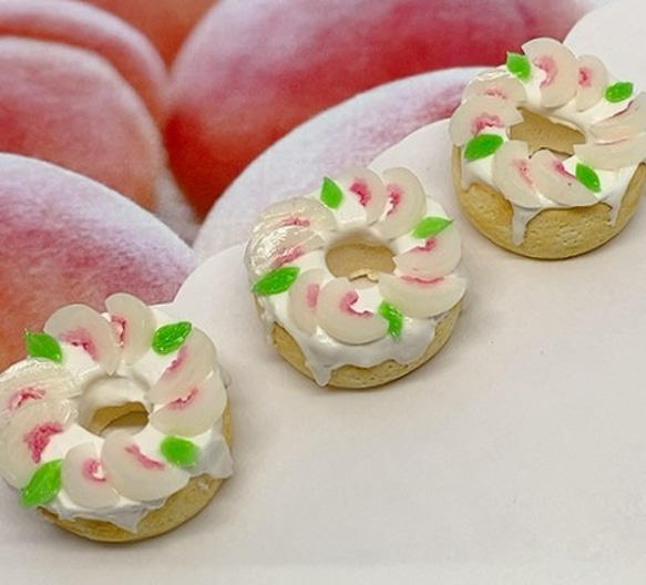 白桃シフォンケーキ　ミニチュア 2枚目の画像
