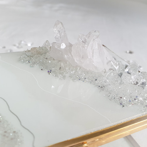 水晶クラスターをあしらったアクセサリー収納 ジュエリーボックス