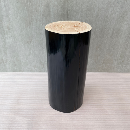 黒ペンキ ヒノキのクラック切り株 丸太 フラワー サイドテーブル インテリア 黒ペンキ ヒノキのクラック切り株 丸太 フラワー サイドテーブル