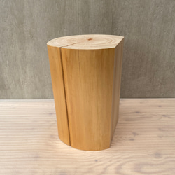 【ひのきの切り株のスツール】丸太 椅子 ヒノキ オブジェ フラワーディスプレイ 高級感 かわいい サイドテーブル 植物 5枚目の画像