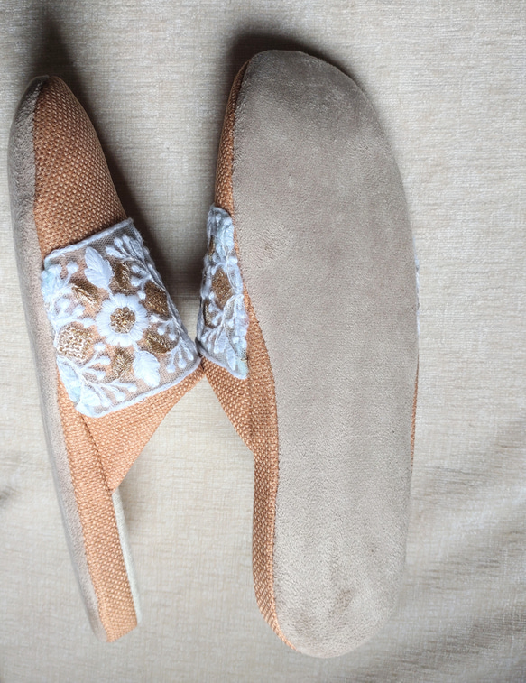 インド刺繍リボンをあしらったスリッパ（室内履き） 7枚目の画像