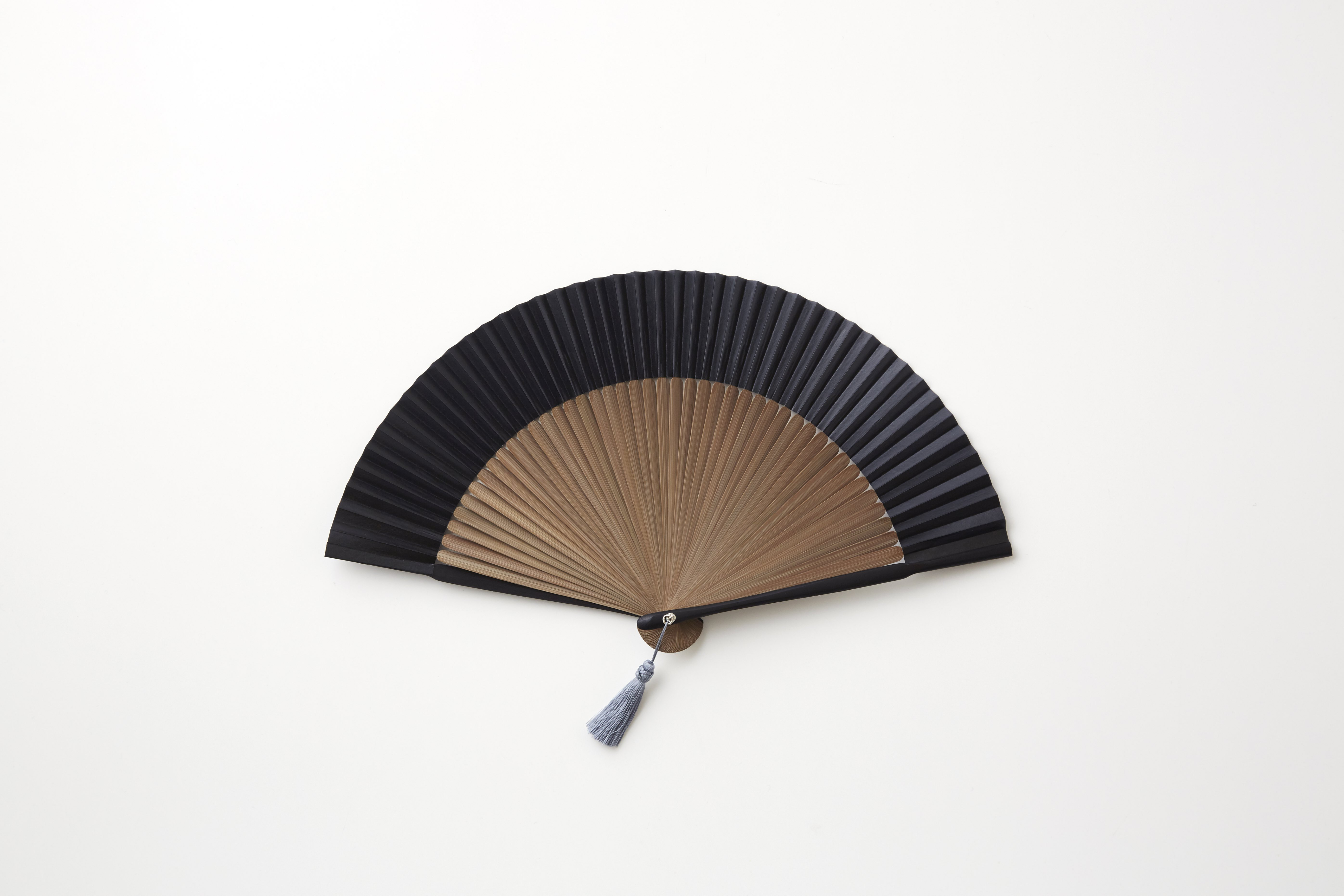 京扇子、袋セット　黒　竹製　桐箱入り