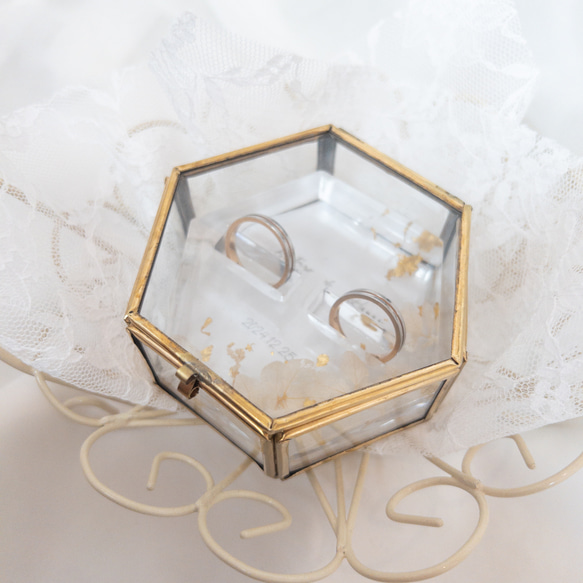 金箔　白の紫陽花　レジンリングピロー×アンティークガラスケース 8枚目の画像
