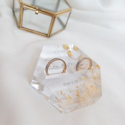 金箔　白の紫陽花　レジンリングピロー×アンティークガラスケース 4枚目の画像