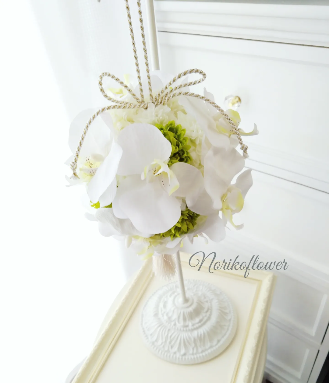 ボールブーケ　胡蝶蘭とマム　アーティフィシャルフラワー 高品質造花 　ウェディングブーケ　和婚