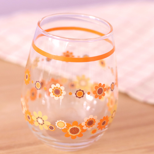 ころんと丸い レトロなオレンジ花柄グラス グラス いおりporcelain 