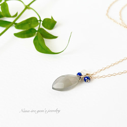 14kgf  gray moonstone × lapis necklace 2枚目の画像