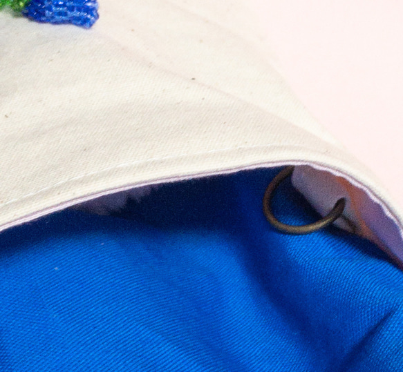 [送料無料]りんどうの立体ビーズ刺繍スマホポーチ 10枚目の画像