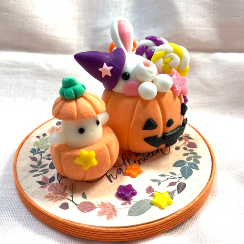 ☆ハロウィンのかぼちゃに入ったうさぎちゃん(受注生産) 樹脂