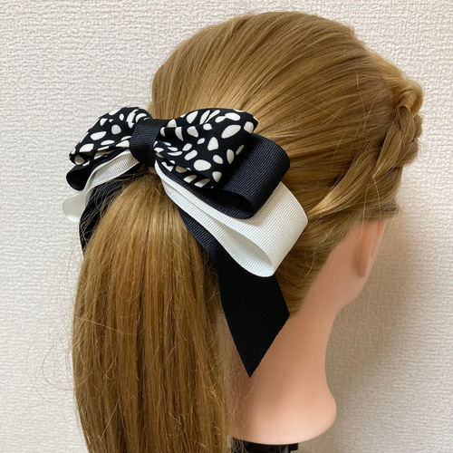 220821 黒のエレガントリボンのポニーフック 柄リボン ポニーフック