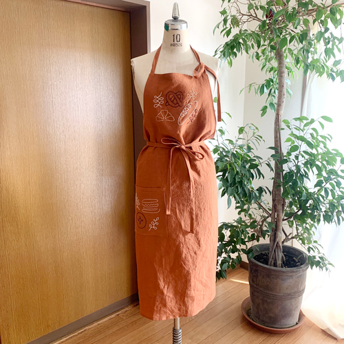 オリジナル刺繍エプロン「パンに恋して」レンガ エプロン lofty 通販