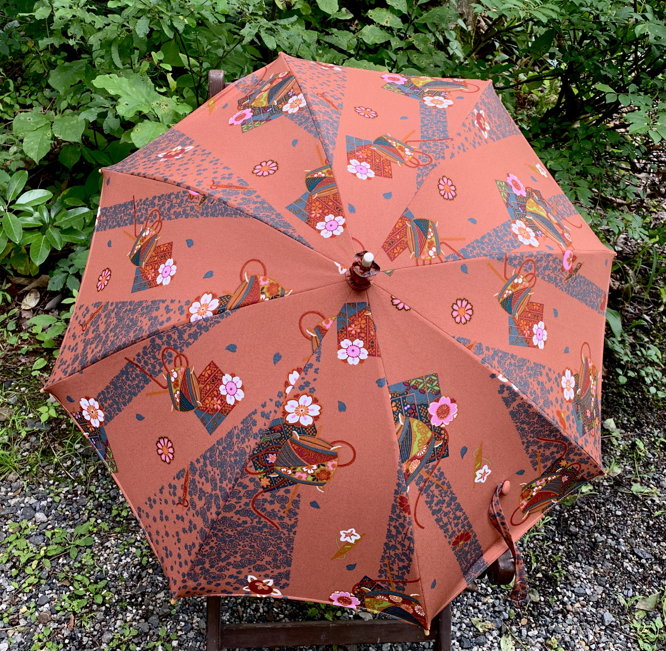 ハンドメイド　傘　着物リメイク　和柄　紺色　日傘　UVカット　ハンドメイド
