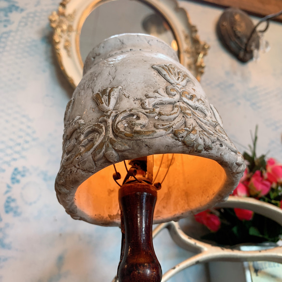 しっとり落ち着いた雰囲気のランプ/ くびれスタンド 素焼きシェイド ⑧ アトリエ テーブルランプ/ 8枚目の画像
