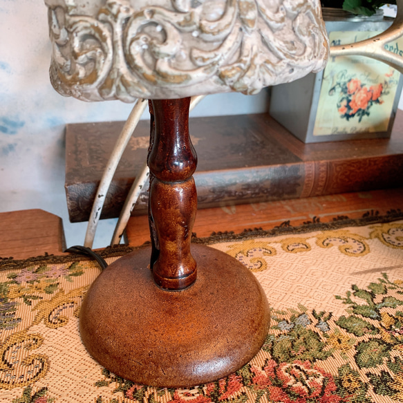 しっとり落ち着いた雰囲気のランプ/ くびれスタンド 素焼きシェイド ⑧ アトリエ テーブルランプ/ 4枚目の画像