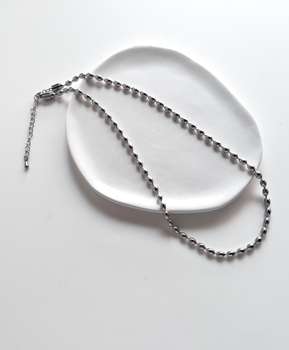 【ifumé】金属アレルギー対応｜サージカルステンレス製 ライスボールチェーンネックレス 太めタイプ 6×4mm 4枚目の画像