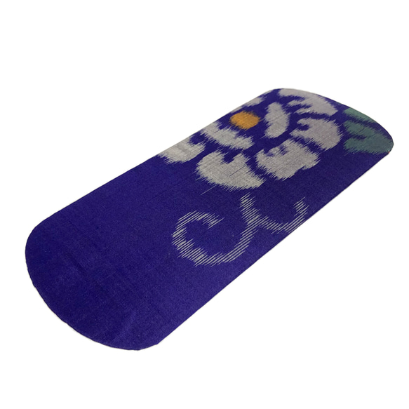 レトロな帯枕・帯板・仮紐・収納バッグセット　銘仙　青紫地に大輪の灰白花柄 2枚目の画像