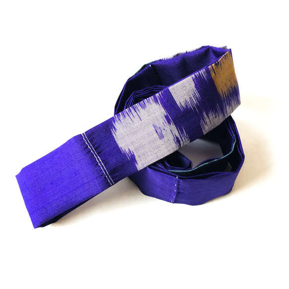 レトロな帯枕・帯板・仮紐・収納バッグセット　銘仙　青紫地に大輪の灰白花柄 8枚目の画像