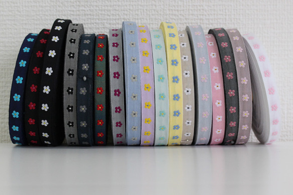 德國KAFKA卡夫卡公司321【50cm單位】寬度約10mm【薄款】-雛菊小花朵圖案小花提花絲帶 第2張的照片
