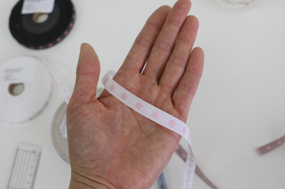 德國KAFKA卡夫卡公司321【50cm單位】寬度約10mm【薄款】-雛菊小花朵圖案小花提花絲帶 第12張的照片