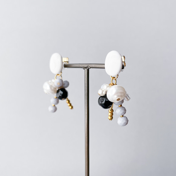 ポリマークレイ × ミックスビジュー costume jewelry ピアス -white- 3枚目の画像