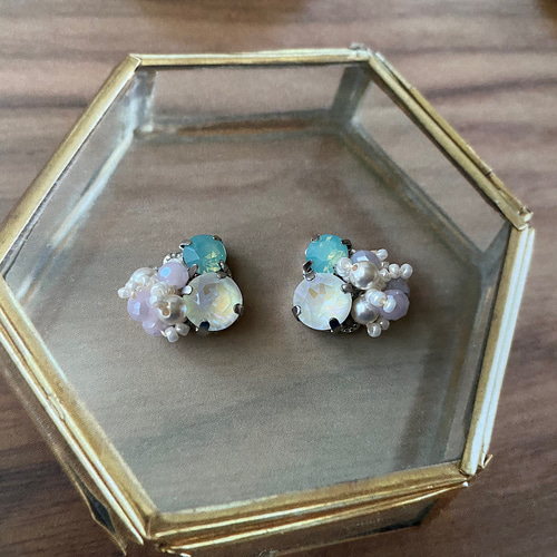 ビジューイヤリング／ピアス イヤリング・ノンホールピアス Rose Color