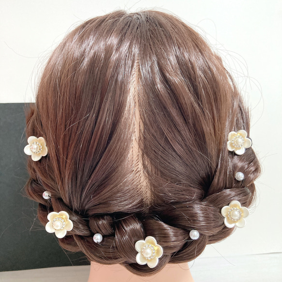 Uピン】キラキラビジューのフラワーとパールの髪飾り② ヘアピン hug  