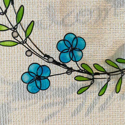 小さな青いお花と葉っぱのリース♡︎ワイヤーアート ウォール