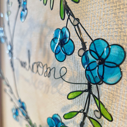 ワイヤーレジンアート『青い花のリース』壁掛けオマケ台紙付きステンド