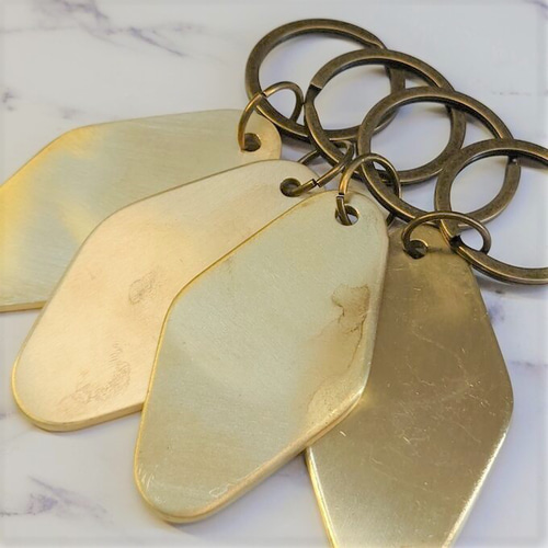 BEHOLD− モーテルキータグ 真鍮製 1個 キーホルダー ヴィンテージ風