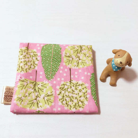 餐巾袋（2 折） 可像手帕一樣攜帶 斯堪的納維亞風格 樹木 粉紅色 第1張的照片