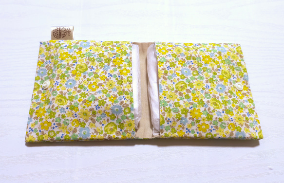 餐巾袋（2折） 可像手帕一樣攜帶，小花朵圖案，黃色 第2張的照片