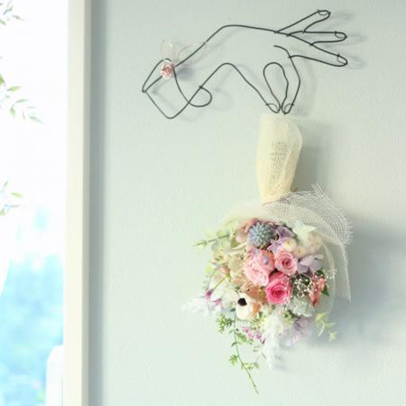 優しいパステルピンクのブリキコーン　ハンギング　 壁飾り　スワッグ　花束　 5枚目の画像