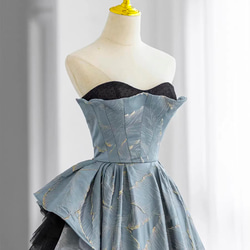 カラードレス ウェディングドレス  音楽会 司会者 編み上げドレス 1枚目の画像
