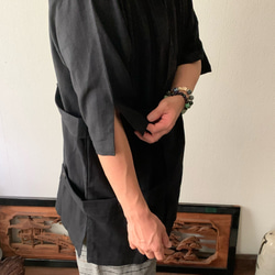 着物風手織り綿メンズブラウス半袖　ダブルベルトと着物合わせで粋に着こなす 黒無地 9枚目の画像