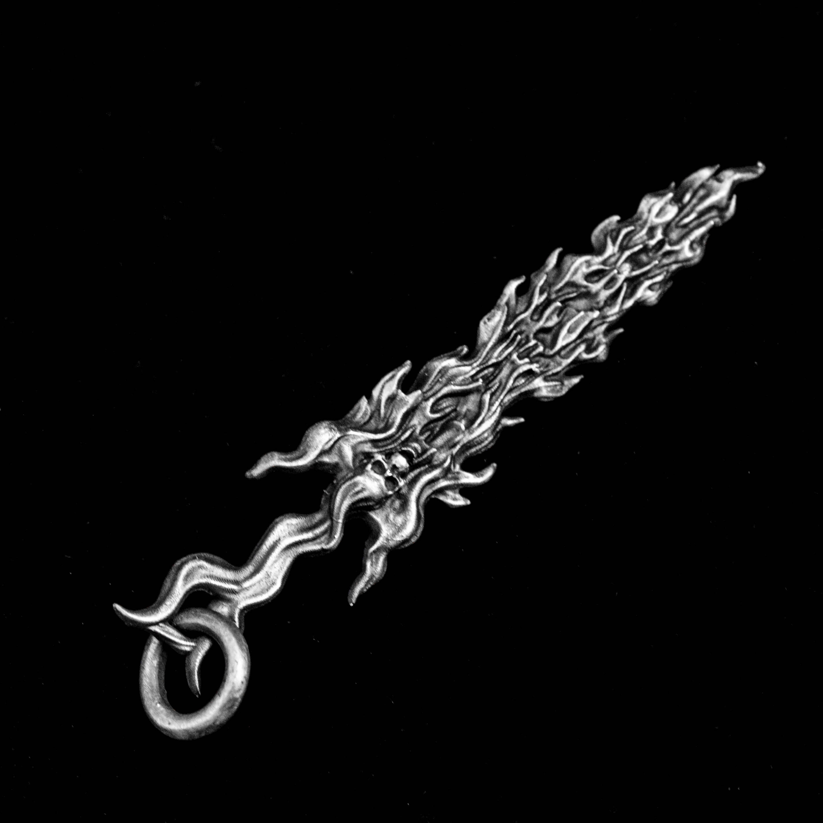 925 スターリング シルバー バルカン ペンダント、剣ペンダント、スパイン ネックレス 炎の神話 - 手作り