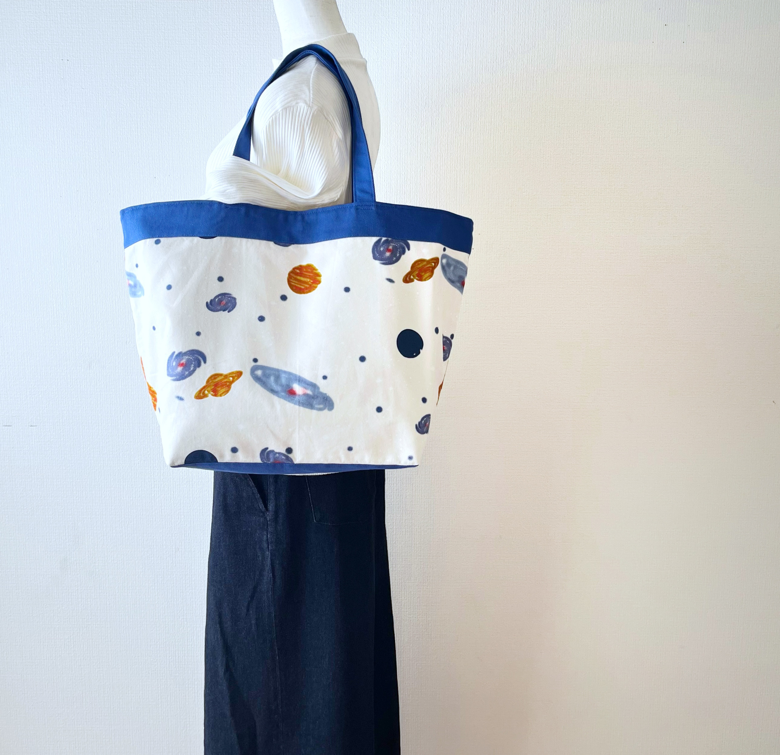 キャンプにも、旅行にも！パパもお似合いカッコいいマザーズバッグ/宇宙好きの元気キッズへ/幅20cm