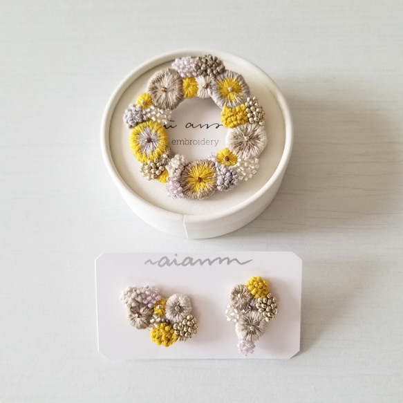 リース刺繍ブローチ・イエローベージュ 4枚目の画像