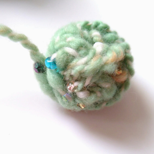 手紡ぎの糸ってどんなの？お試しミニパックh　オリジナル手染め　手紡ぎ糸　10g 3枚目の画像